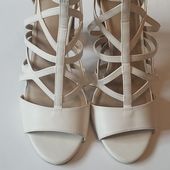 Shoes - Picture 4 of 4